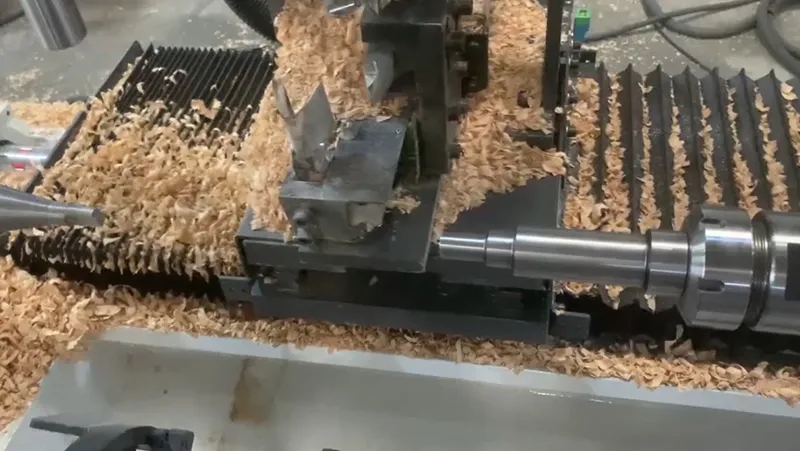 مخرطة خشب CNC ذات أربعة محاور