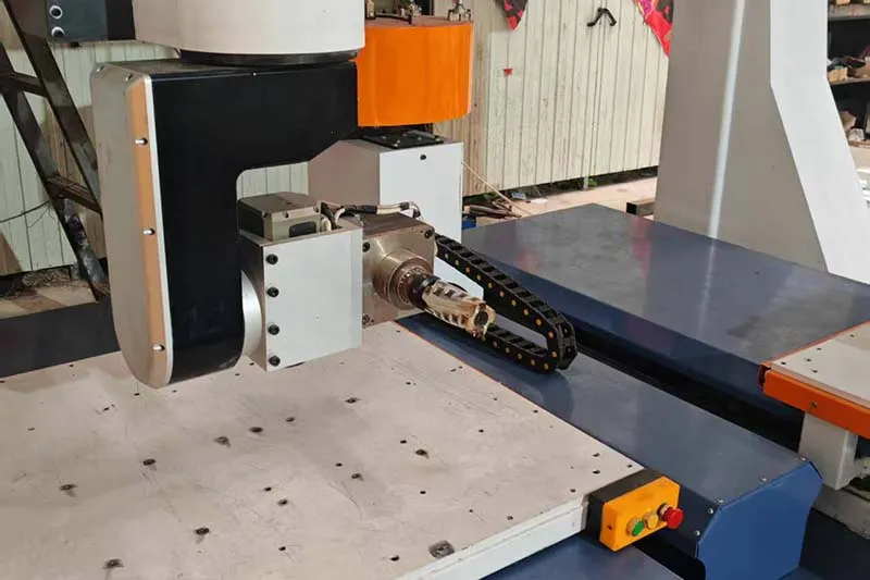 مخرطة خشب ذكية CNC ذات خمسة محاور ثنائية الطاولة