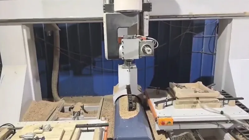 مخرطة خشب ذكية CNC ذات خمسة محاور ثنائية الطاولة