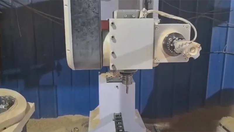 مخرطة خشب ذكية CNC ذات خمسة محاور ثنائية الطاولة