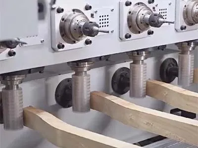 مركز تشغيل CNC متطور ذو خمسة محاور وأربعة رؤوس